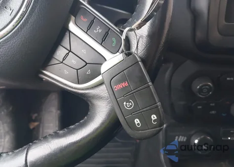 2018 Jeep Renegade Latitude 4X4 из США, поврежденный, VIN ZACCJBBB8JPJ11635